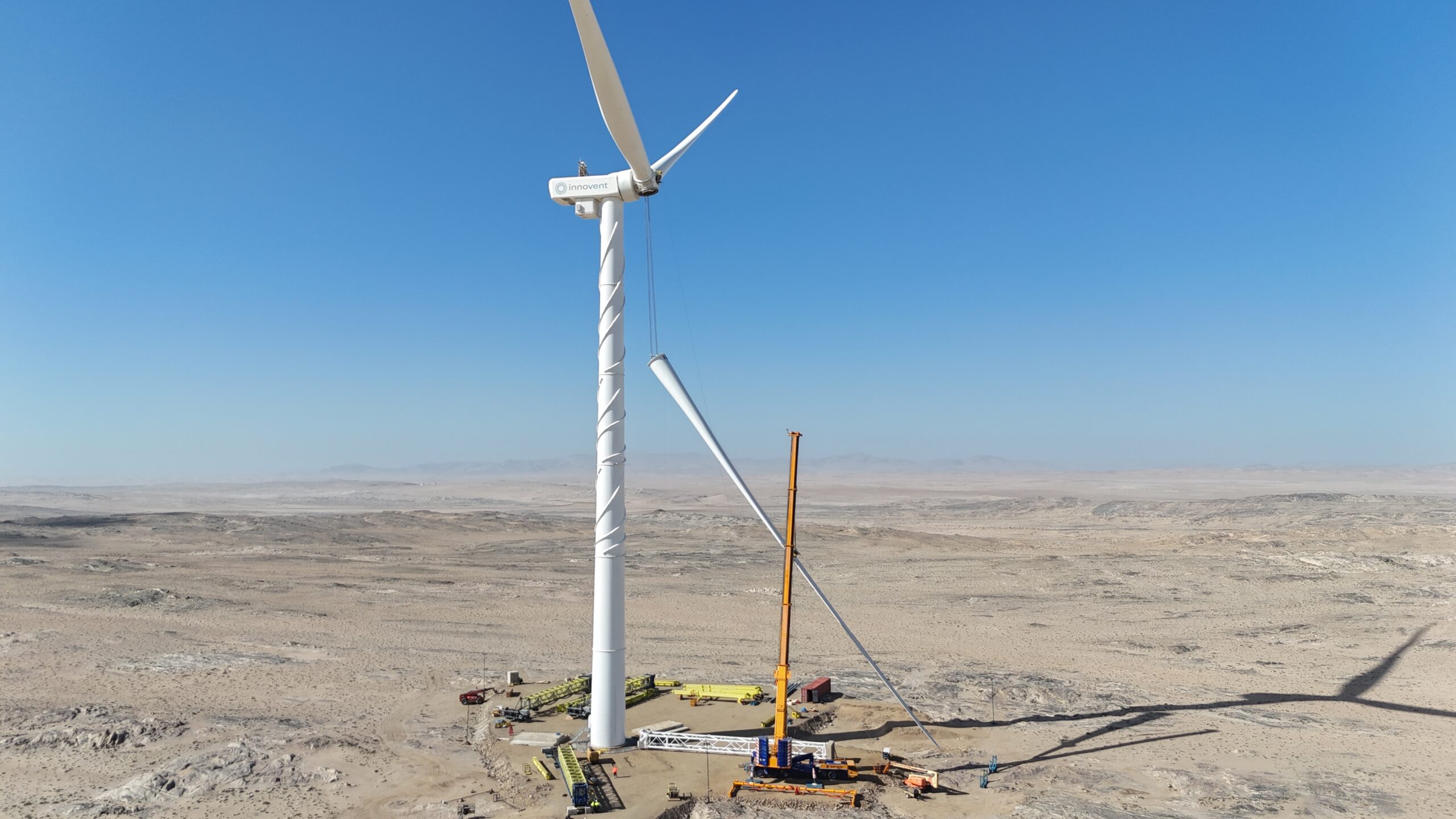 Nabrawind valida en Namibia su tecnología de montaje eólico para emplazamientos de viento extremo