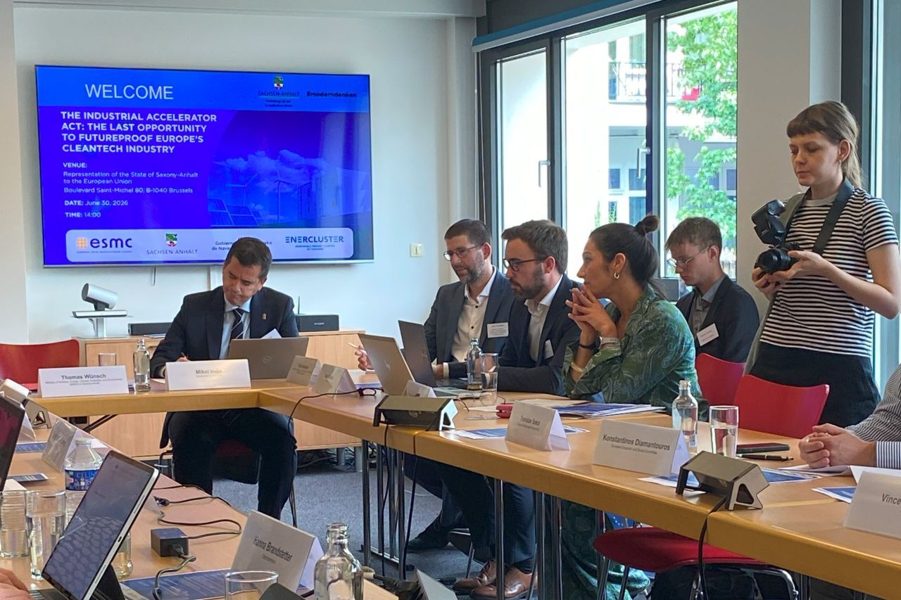 ENERCLUSTER reclama en Bruselas una «Industrial Accelerator Act» más ambiciosa para proteger la industria renovable europea