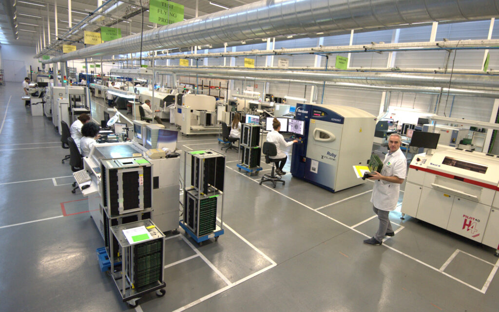Falcón Electrónica impulsa su crecimiento con una inversión de 2,5 millones de euros y nuevas contrataciones